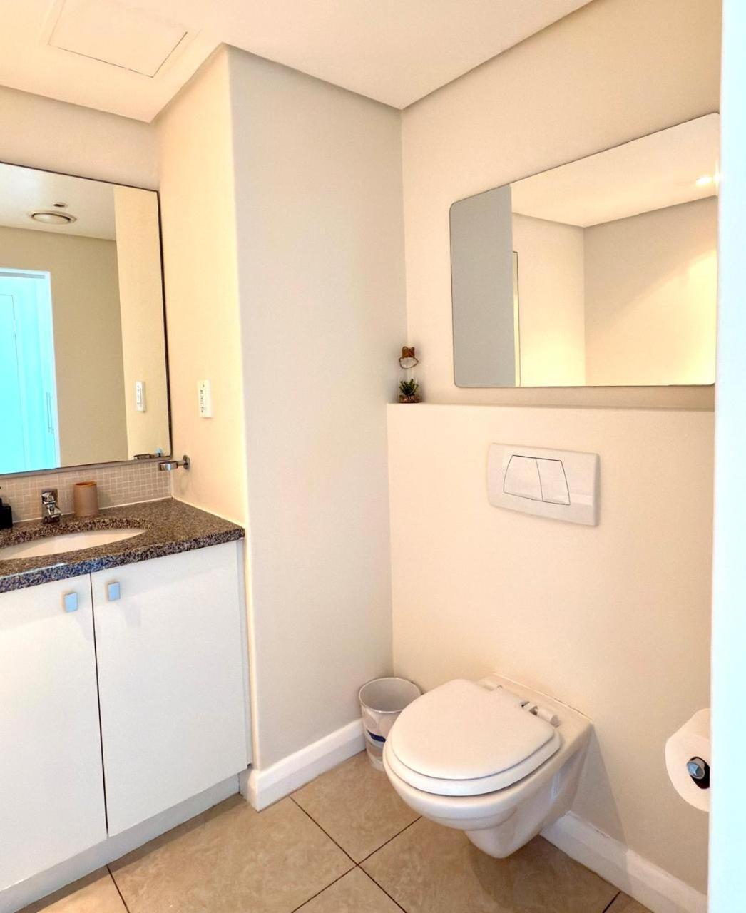 Apartment Beautiful 2 Bedroom With Ocean Views, Bloubergstrand