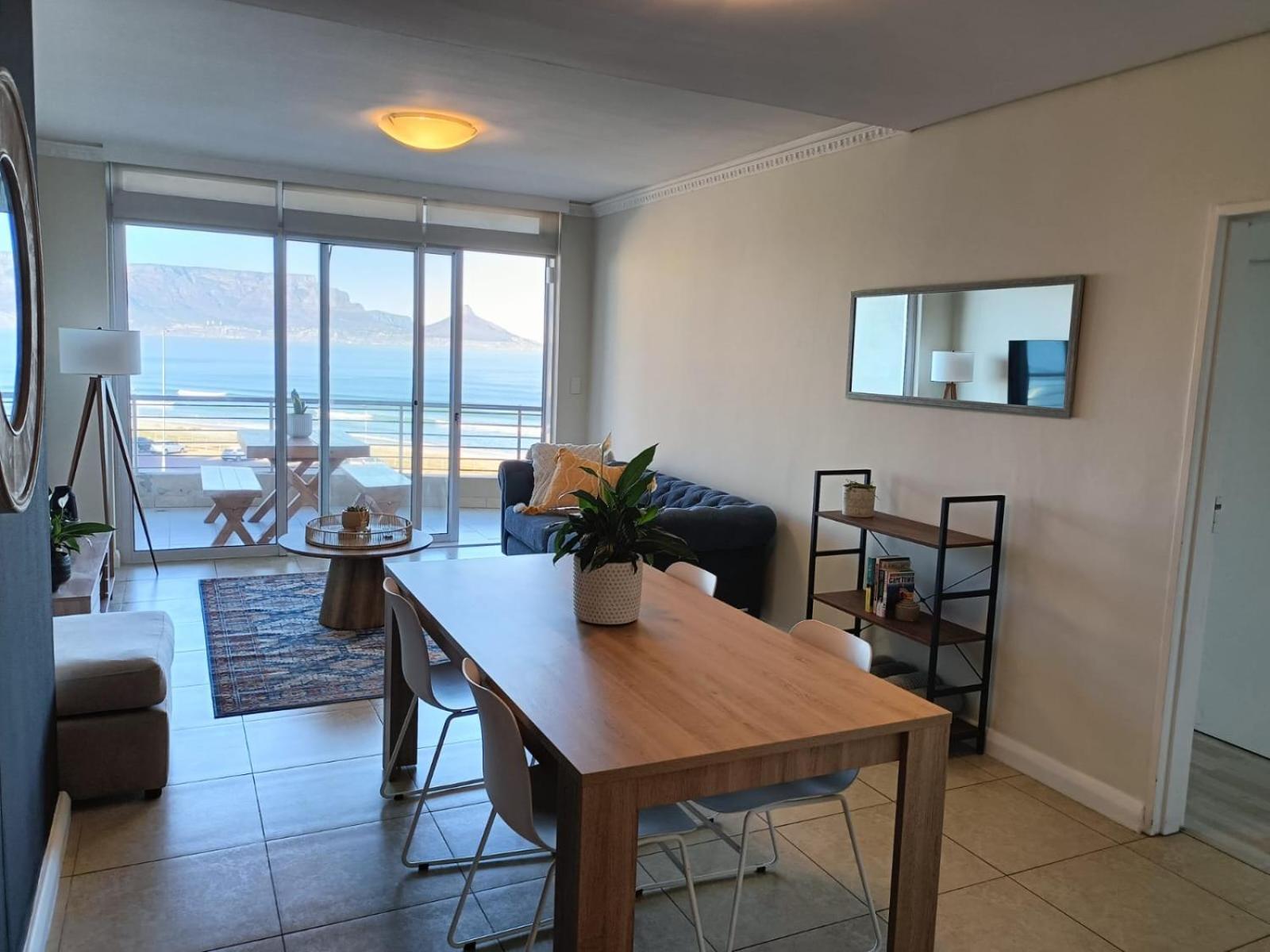 Beautiful 2 Bedroom With Ocean Views, Bloubergstrand * Cape Town